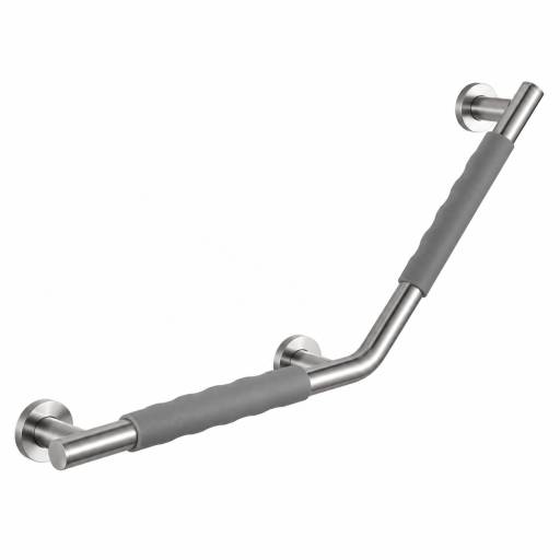 Barre d’appui COMFORT GRIP coudée à 135° en acier brossé sur fond blanc